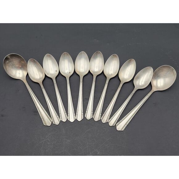 Lot 10 pcs 1934 WM A Rogers A1 Plus Silver Oneida Malibu 2 Soup 8 TeaSpoons - Picture 1 of 5